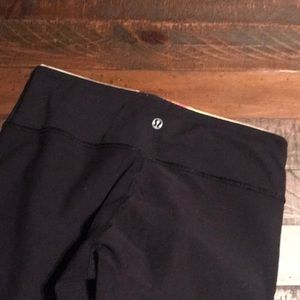 Lululemon cropped leggings - reversible for spring